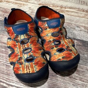 Keen Stingray unisex child closed toe water sandals SZ 5